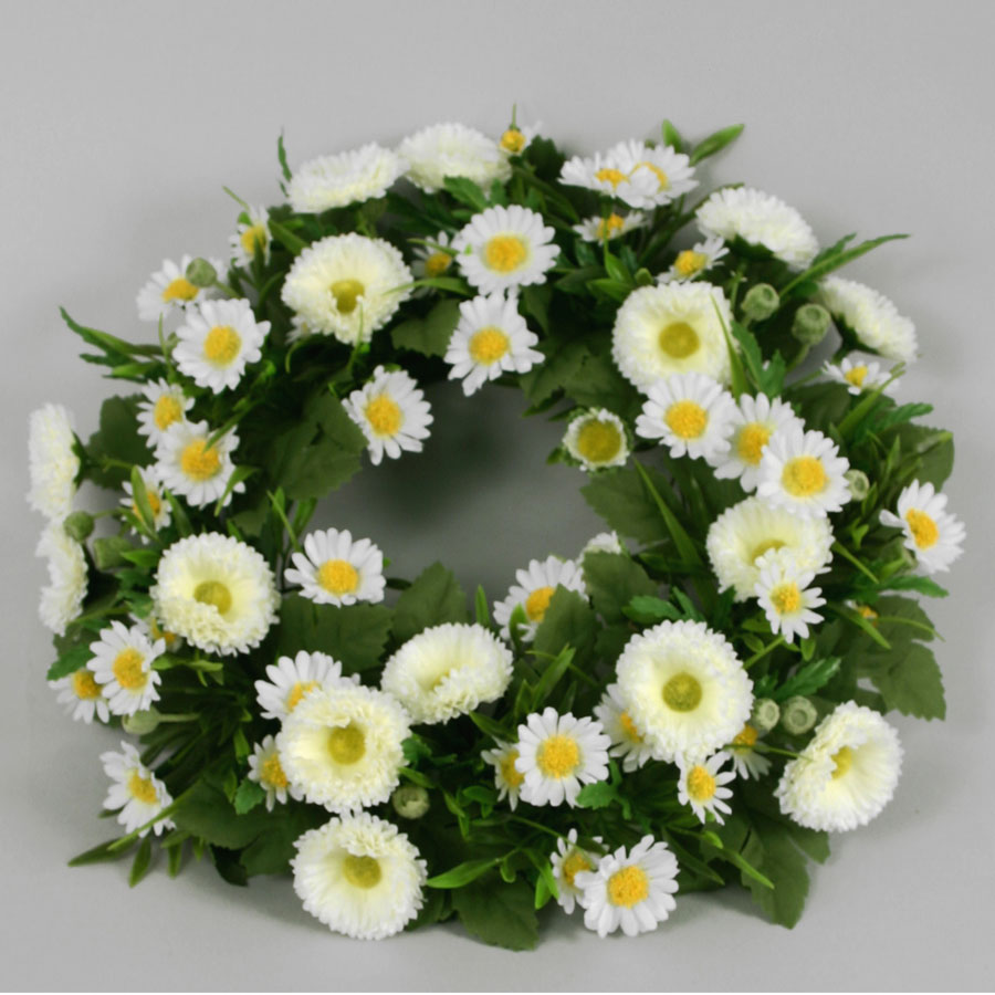 mixed bellis daisy wreath