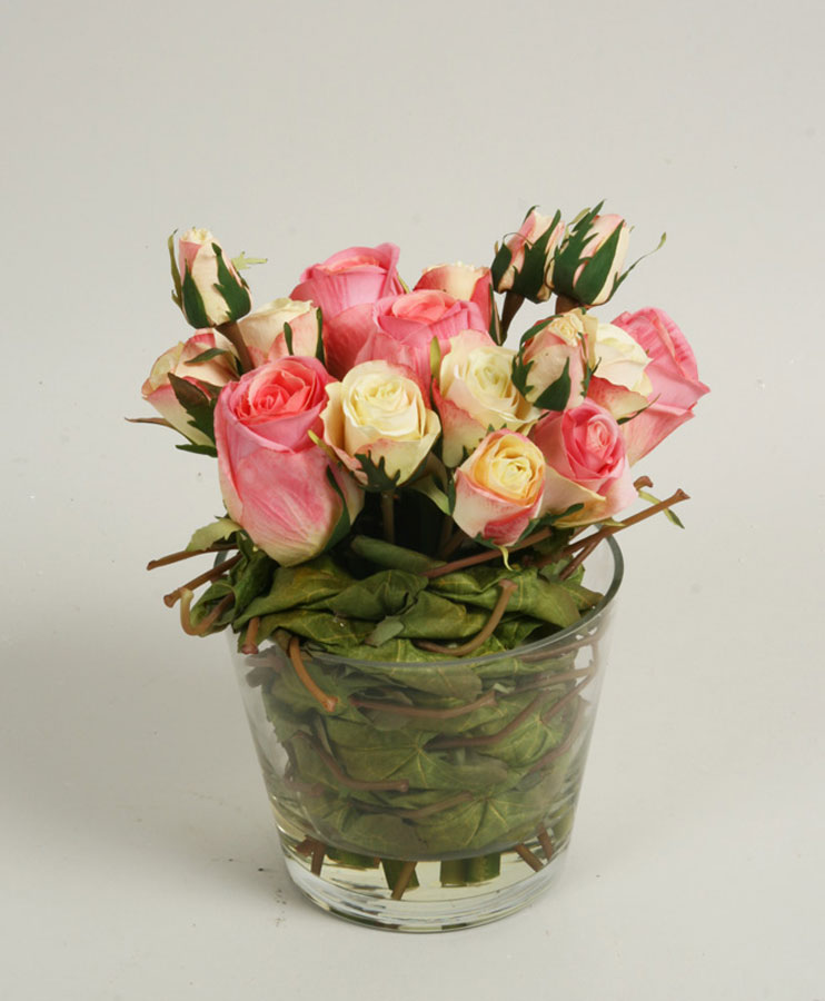 rose arrangement in water pink cream 