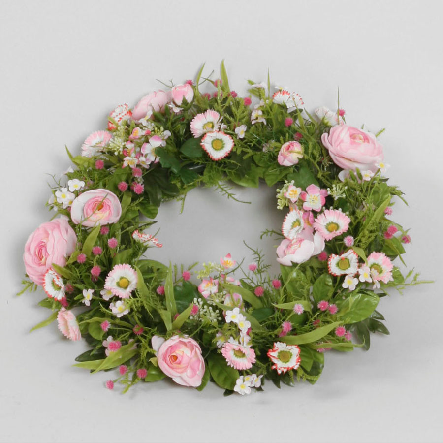mixed ranunculus bellis wreath 